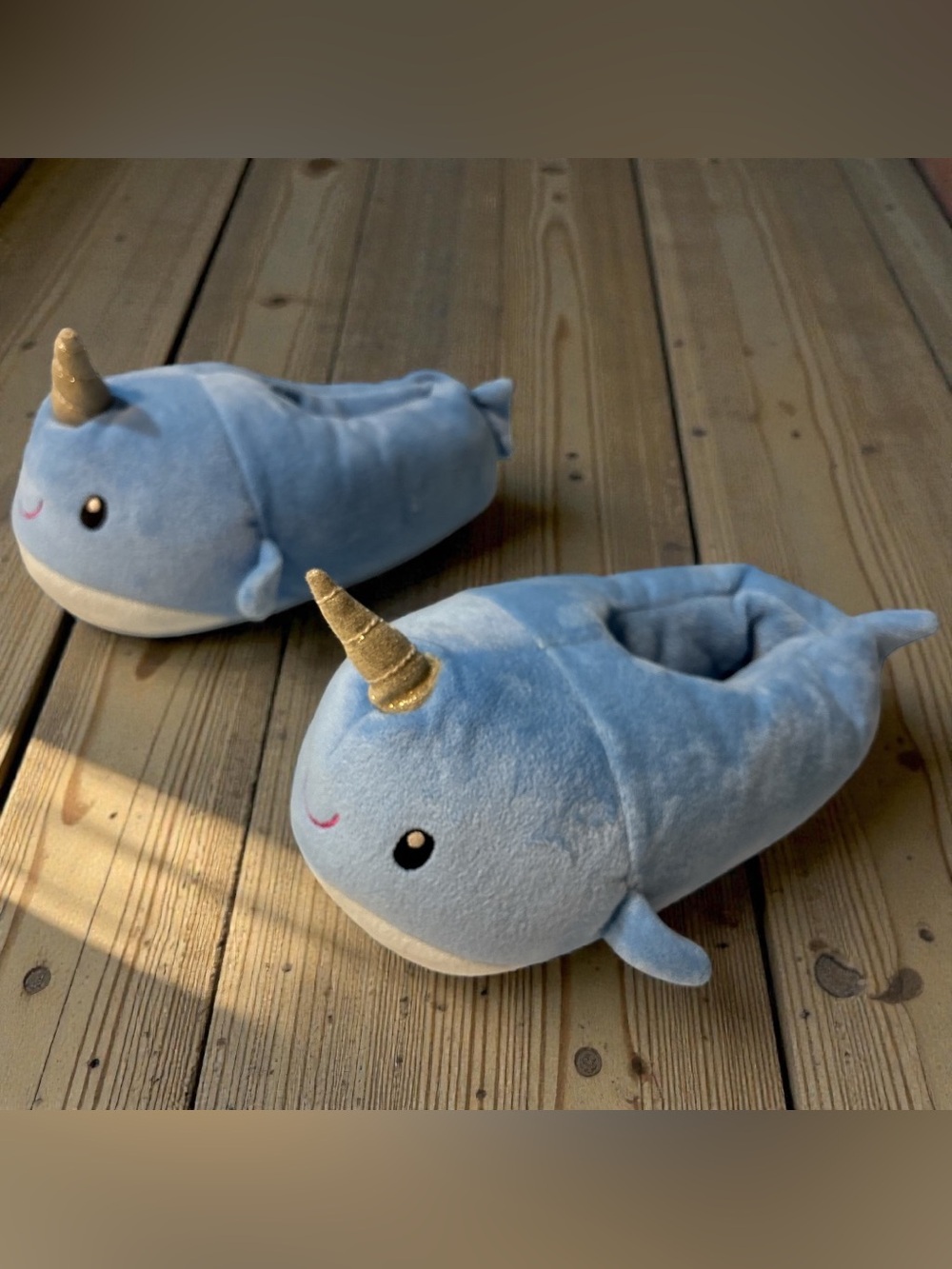 Kid’s Blue Narwal Slippers Size M (2/3)